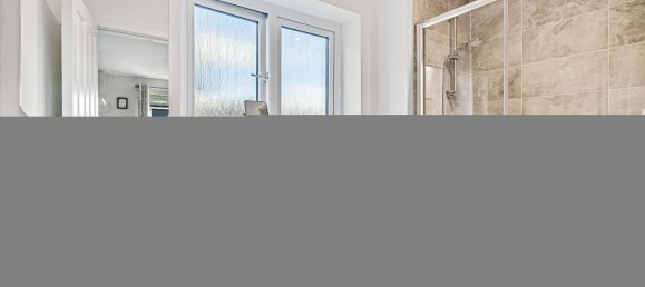 4 bedrooms House in Horley, United Kingdom No. 1065 16