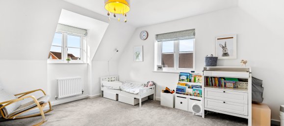 4 bedrooms House in Horley, United Kingdom No. 1065 23