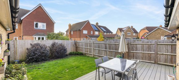 4 bedrooms House in Horley, United Kingdom No. 1065 44