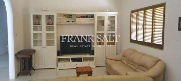 Villa de 3 dormitorios en Bahar ic-Caghaq, Malta No. 6985 2