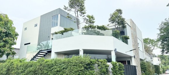 Дом с 5 спальнями в Ваттхана, Таиланд № 72589 2