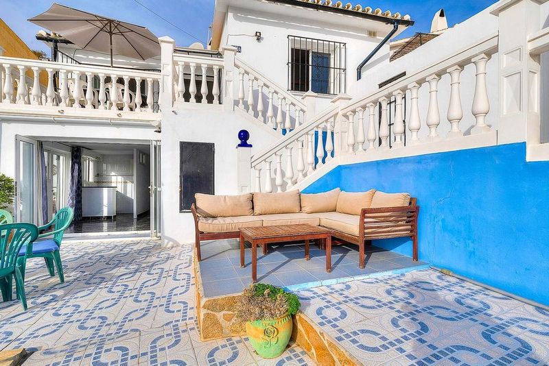 Villa de 4 dormitorios en Fuengirola, Spain No. 237787