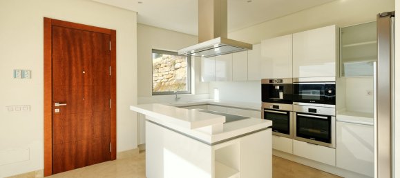 4 bedrooms Villa in Benahavis, Spain No. 3030 9