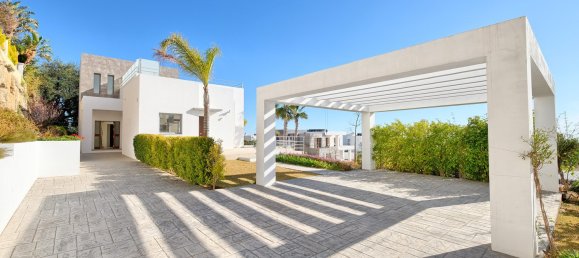 4 bedrooms Villa in Benahavis, Spain No. 3030 2