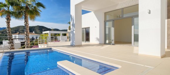 4 bedrooms Villa in Benahavis, Spain No. 3030 7