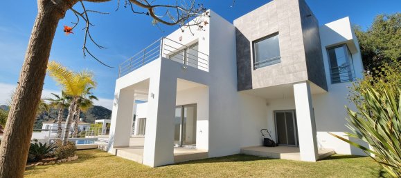 4 bedrooms Villa in Benahavis, Spain No. 3030 5