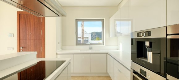 4 bedrooms Villa in Benahavis, Spain No. 3030 10