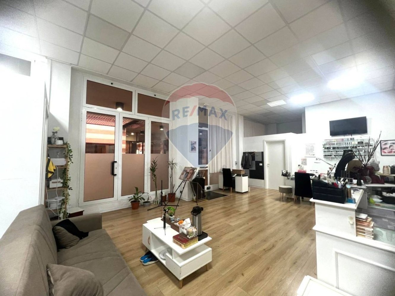 Propiedad comercial en Seregno, Italy 87 m² No. 287610