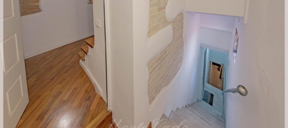 Apartamento de 4 habitaciónes en Cagliari, Italy No. 220602 3