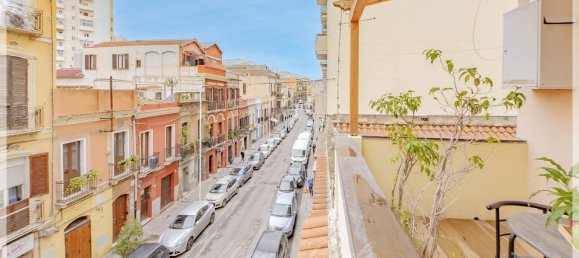 Apartamento de 4 habitaciónes en Cagliari, Italy No. 220602 8