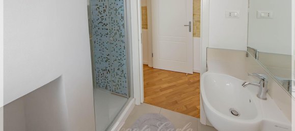 Apartamento de 4 habitaciónes en Cagliari, Italy No. 220602 5