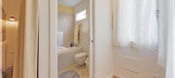 Apartamento de 4 habitaciónes en Cagliari, Italy No. 220602 39