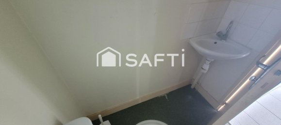 3 rooms Commercial property in Descartes, France No. 336183 6