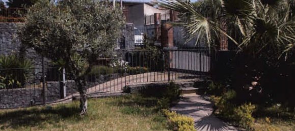 8 rooms House in Trecastagni, Italy No. 151962 11