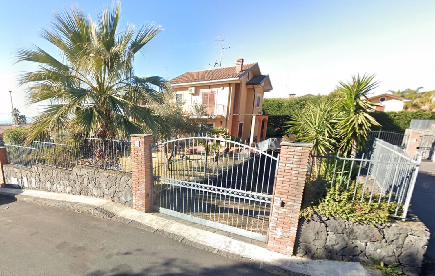 8 rooms House in Trecastagni, Italy No. 151962