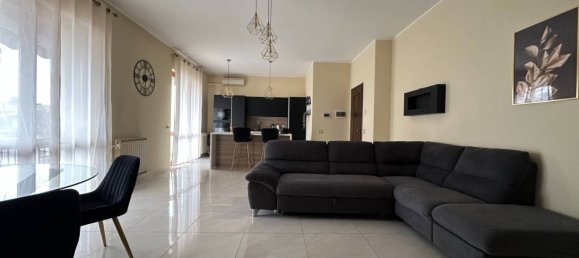 4 bedrooms Villa in Basiano, Italy No. 5015 7