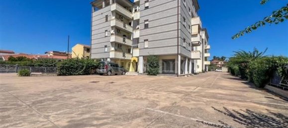 Квартира с 2 комнатами в Ольбия, Италия № 258026 2