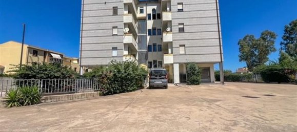 Квартира с 2 комнатами в Ольбия, Италия № 258026 3