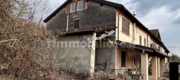 Дом с 5 комнатами в Стреви, Италия № 205218 2