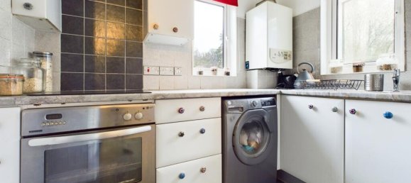 2 bedrooms House in Bordon, United Kingdom No. 13864 4