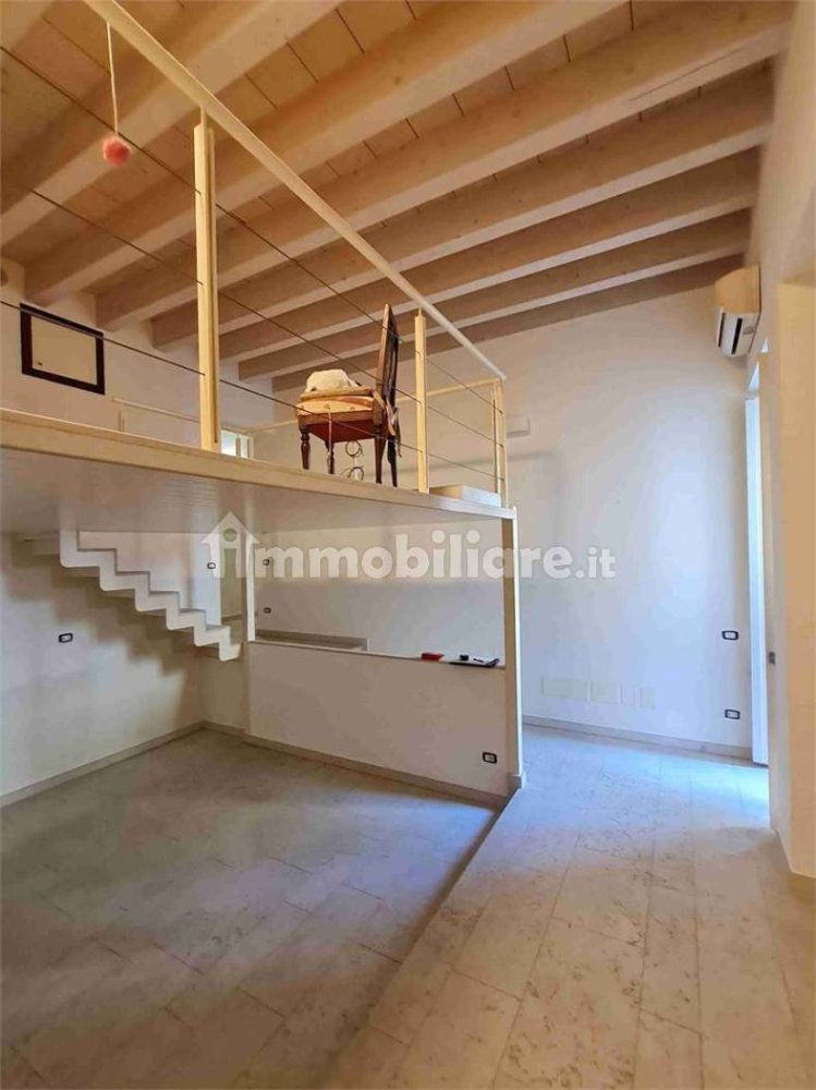 3-salle Appartement à Bergamo, Italy No. 301580