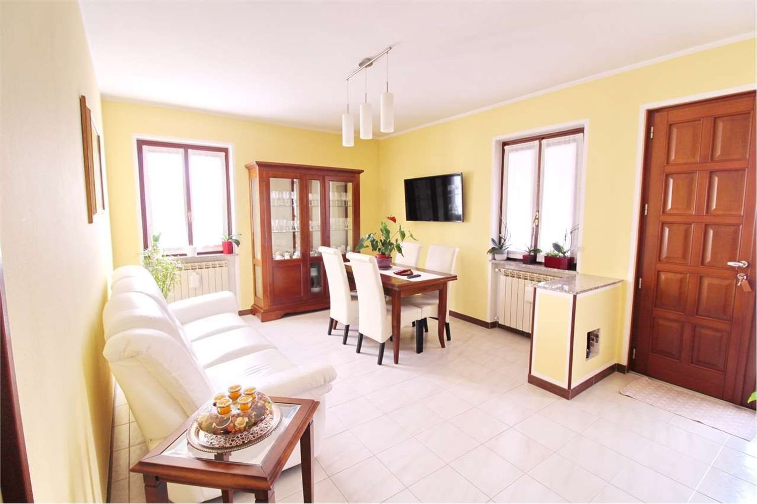 3غرفة شقة في Agrate Conturbia, Italy رقم 154222