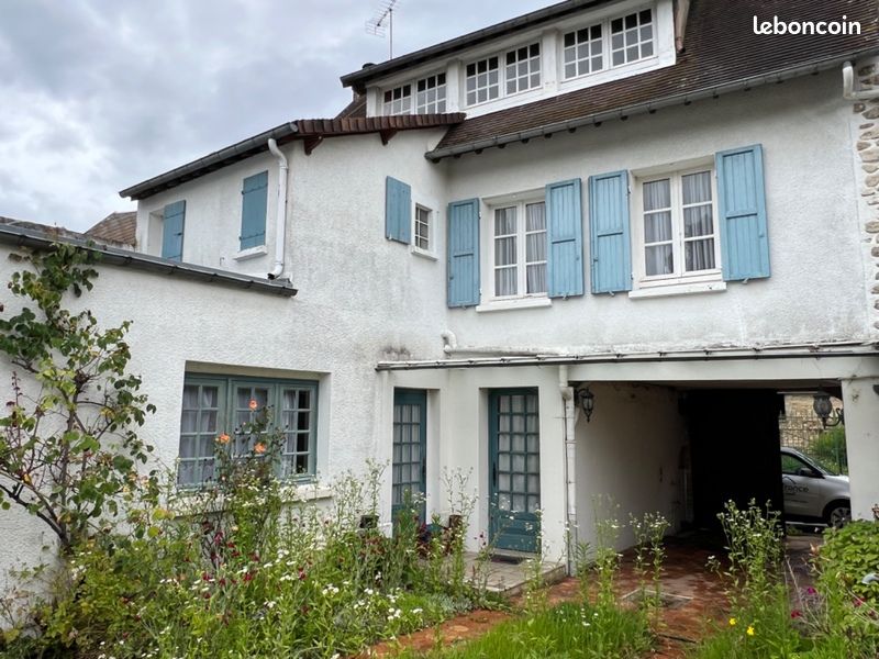 Casa de 4 dormitorios en Grisy-les-Platres, France No. 291276