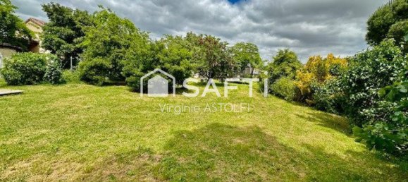 5 bedrooms House in Berat, France No. 196975 11