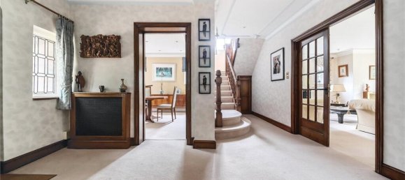 5 bedrooms House in Watford, United Kingdom No. 6688 2