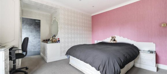 5 bedrooms House in Watford, United Kingdom No. 6688 11