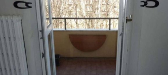 3-salle Appartement à Turin, Italy No. 207074 10