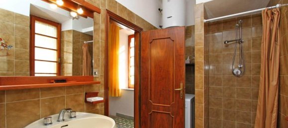 10 rooms House in Piancastagnaio, Italy No. 64303 22