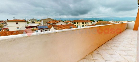 Пентхаус с 5 комнатами в Виареджо, Италия № 294553 10