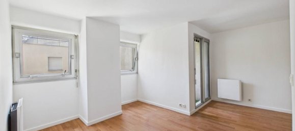 1 bedroom Duplex in Paris, France No. 329814 8