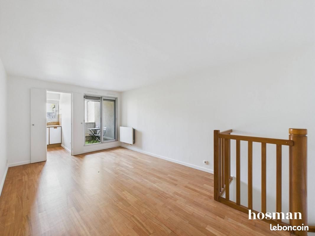 1 bedroom Duplex in Paris, France No. 329814