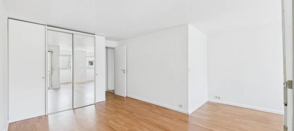 1 bedroom Duplex in Paris, France No. 329814 5