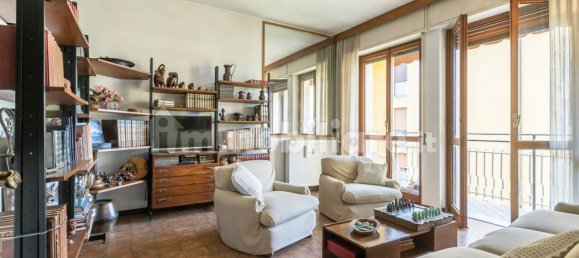 Apartamento de 3 dormitorios en Merate, Italy No. 276358 2