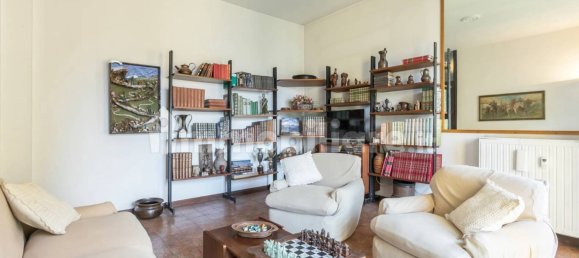 Apartamento de 3 dormitorios en Merate, Italy No. 276358 4