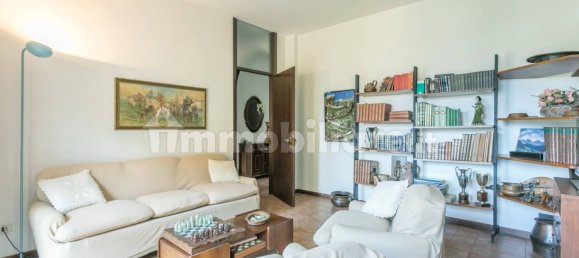 Apartamento de 3 dormitorios en Merate, Italy No. 276358 3