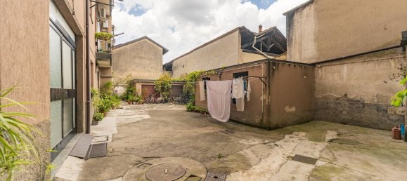 2-salle Appartement à Corsico, Italy No. 290584 12