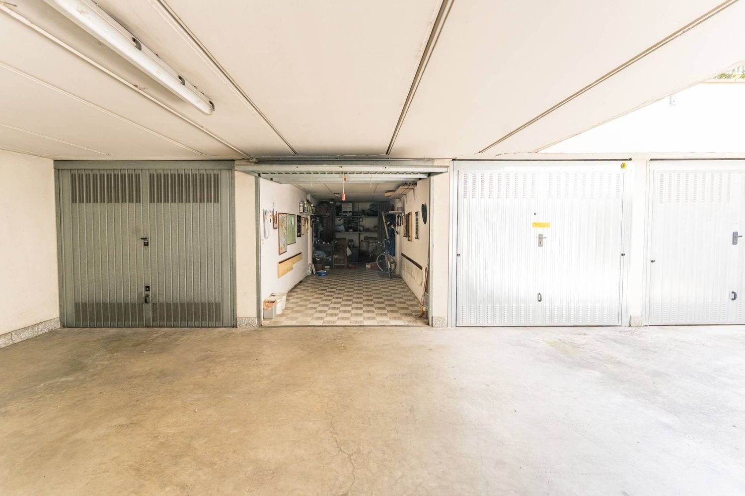 2-salle Appartement à Corsico, Italy No. 290584