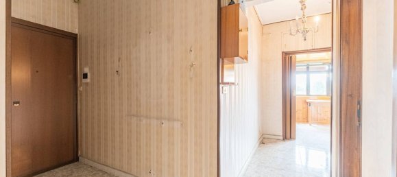 2-salle Appartement à Corsico, Italy No. 290584 34