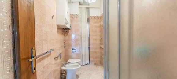 2-salle Appartement à Corsico, Italy No. 290584 4