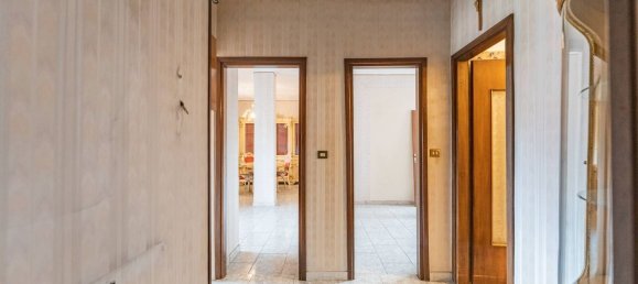 2-salle Appartement à Corsico, Italy No. 290584 3