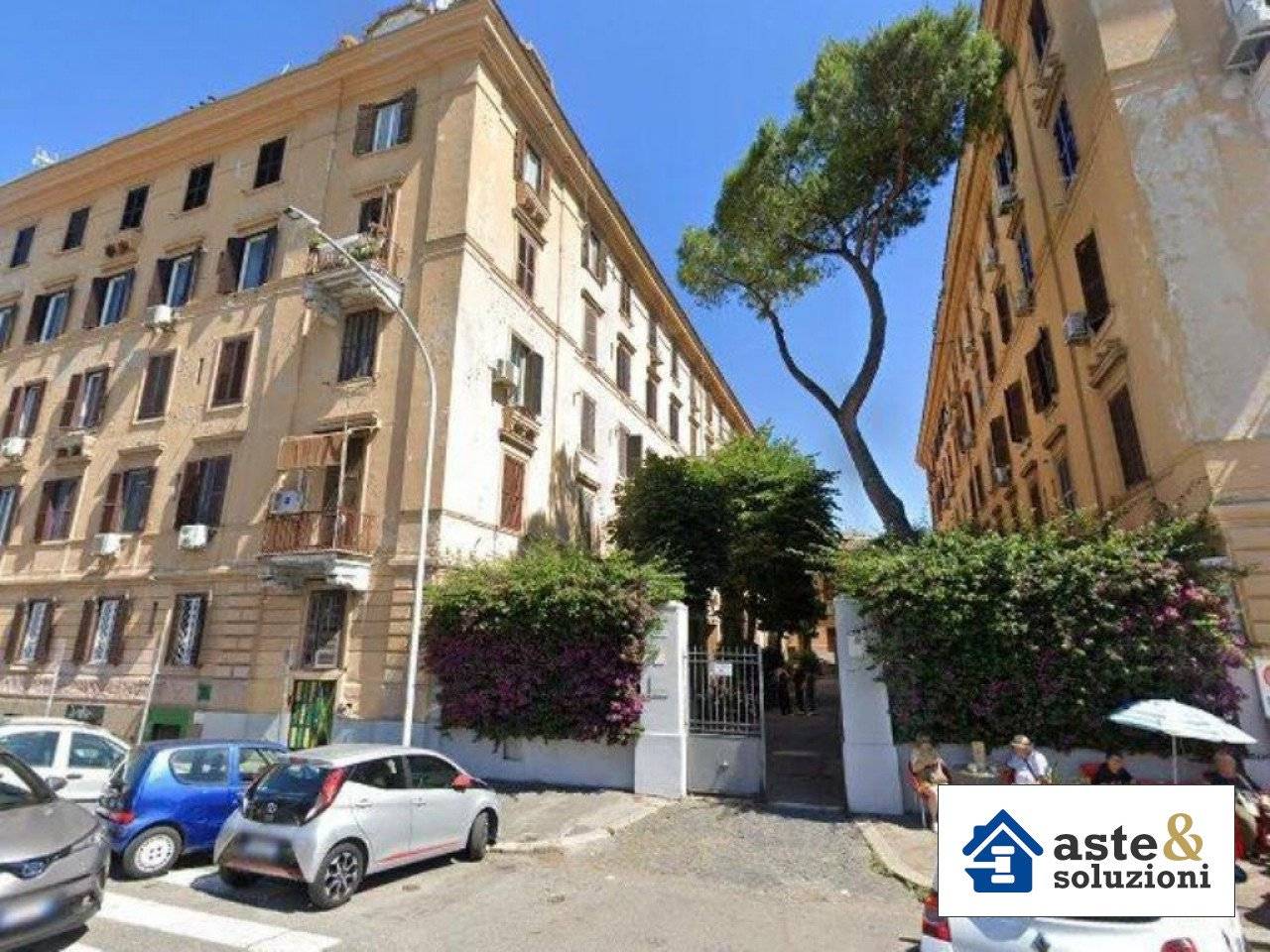 Квартира с 2 спальнями в Рим, Италия № 386381