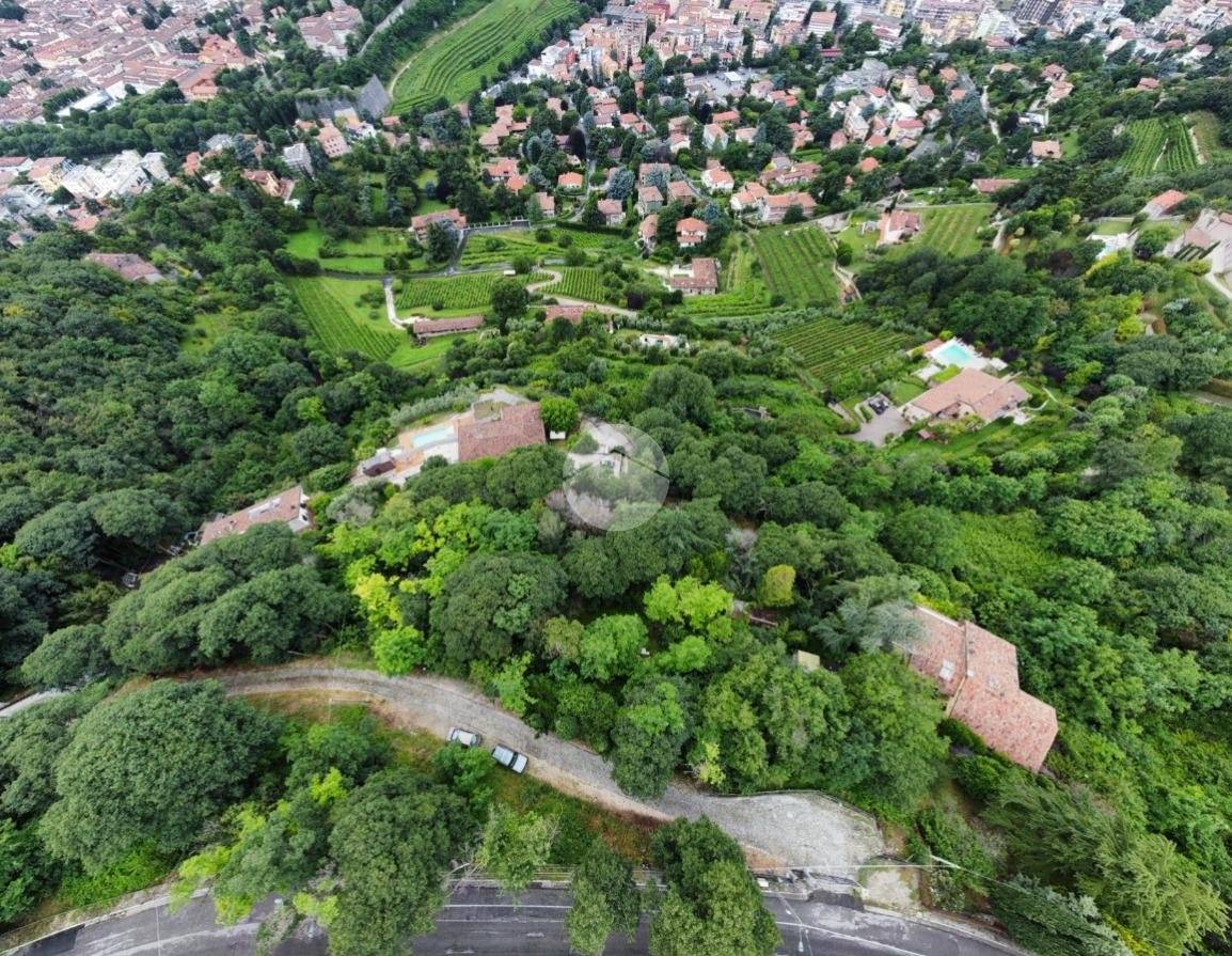 951m² Land in Brescia, Italy No. 131862