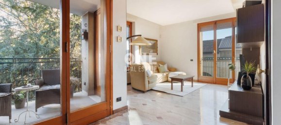 3 rooms Apartment in Monza, Italy No. 117093 2