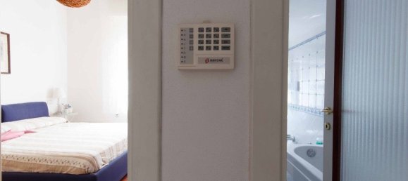 5 rooms House in Viareggio, Italy No. 73360 3