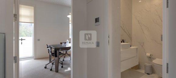 13 bedrooms Townhouse in Porto, Portugal No. 124488 16