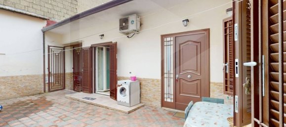 3-salle Maison à Arzano, Italy No. 24603 8